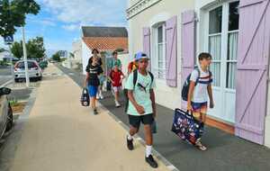 Transport du pique nique jusqu'à la plage 🎉